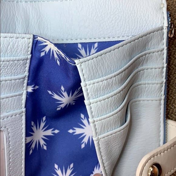 Loungefly Disney Frozen Olaf Flap Wallet - Picture 9 of 13